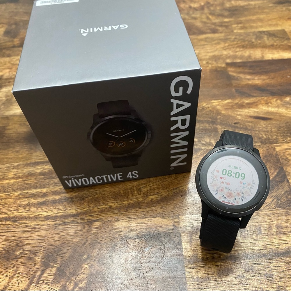 Garmin Vivoactive 4S Smartwatch with Music Storage